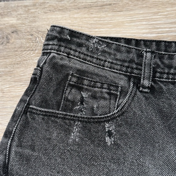 H&M Black Distressed Jean Shorts - Size 6 - Picture 4 of 5